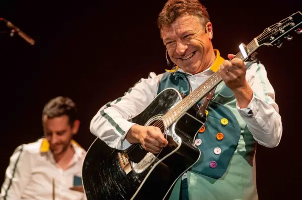 Benoit chante